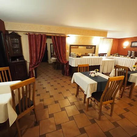 Heweliusz * 乌斯特卡